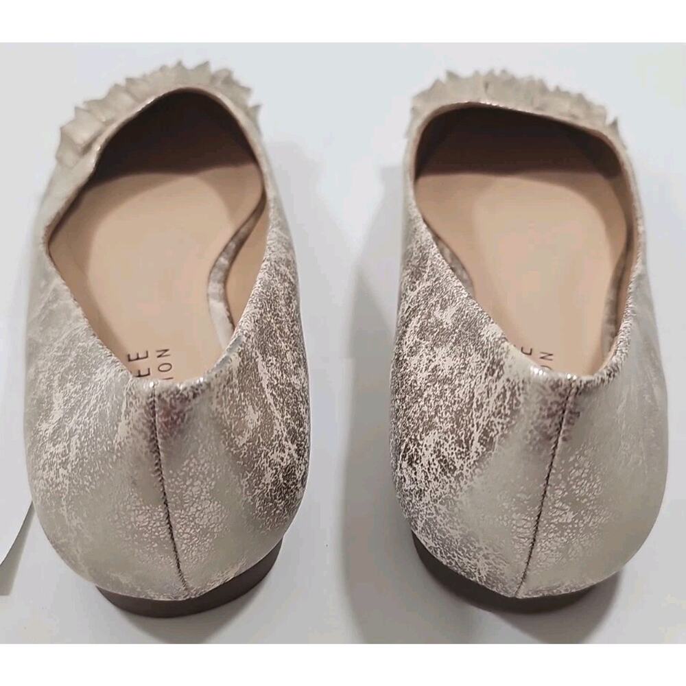 Journee Collection ~Woman Size 12M~ Judy Ruffled Ballet Flats Old Gold NWOB. - Picture 7 of 14